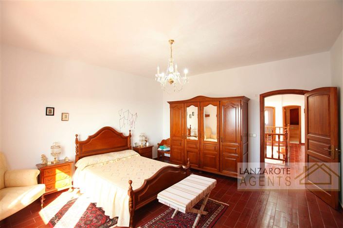 Image No.18-4 Bed Villa for sale