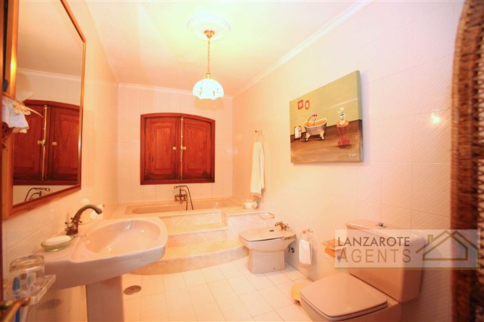 Image No.20-4 Bed Villa for sale