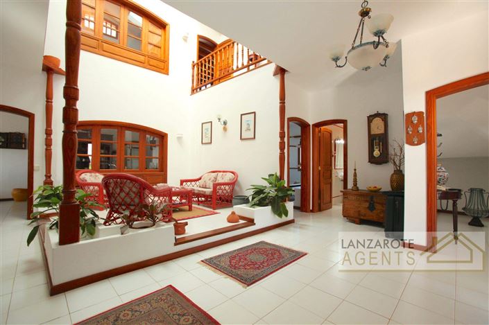 Image No.3-4 Bed Villa for sale