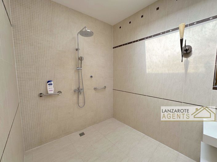 Image No.11-Villa de 4 chambres à vendre à Puerto Calero