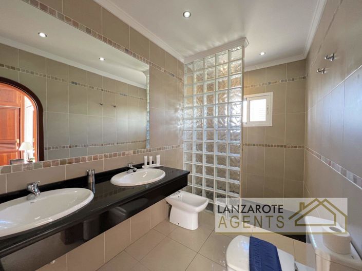 Image No.13-4 Bed Villa for sale