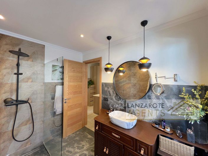 Image No.20-3 Bed Villa for sale