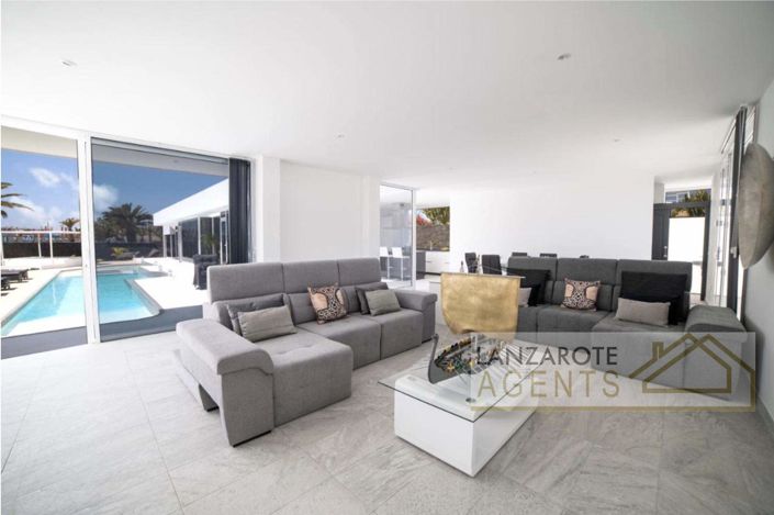 Image No.3-Villa de 4 chambres à vendre à Playa Blanca