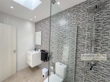 77b0778d-4530-c04c-cec4-d984a67473ec