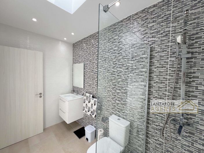 Image No.19-3 Bed Villa for sale