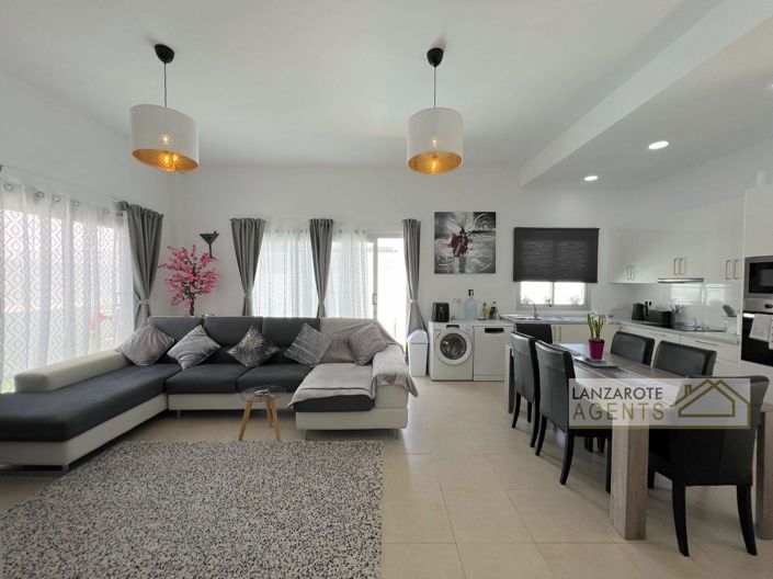 Image No.2-3 Bed Villa for sale