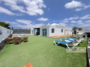 1 - Playa Blanca, Villa