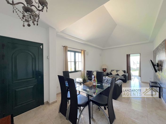 Image No.2-Villa de 6 chambres à vendre à Playa Blanca