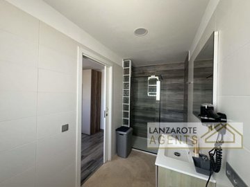 06111821-1c08-6d2d-2d89-c5f5414933aa