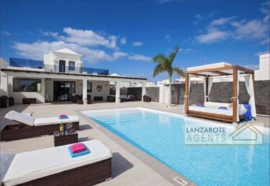 137e99d4-e0b8-4cbb-2579-4dfd8ec23bbf