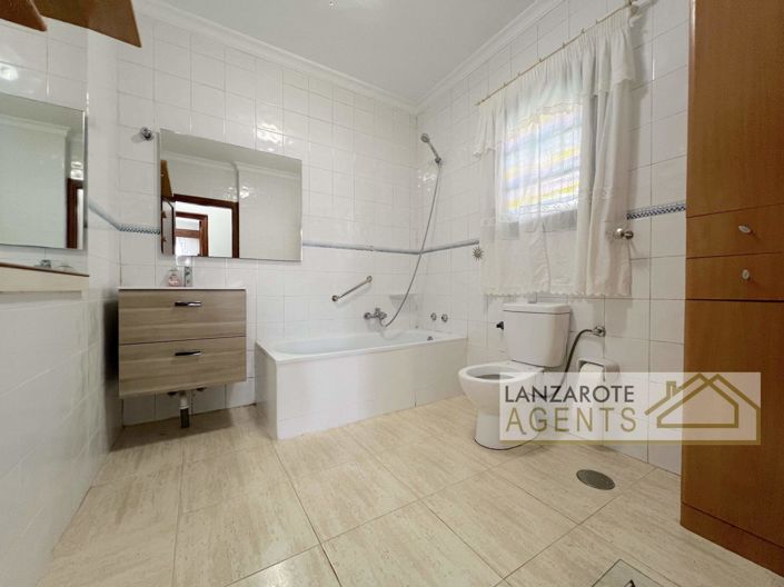 Image No.18-2 Bed Bungalow for sale