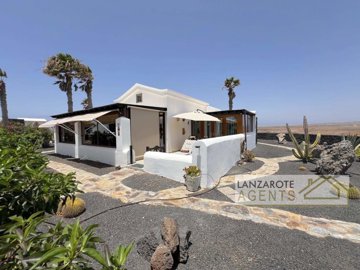 af12f2e4-dcec-0d40-8d69-6a249240f0c5