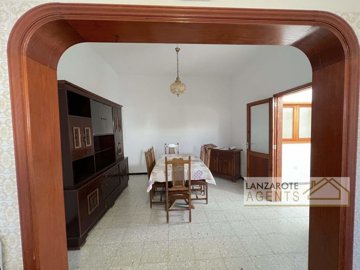 280177fd-27d0-60c3-5185-e0e85daf24eb