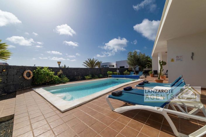 Image No.25-3 Bed Villa for sale