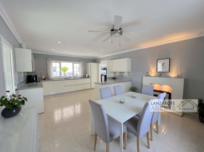 Image No.4-4 Bed Villa for sale