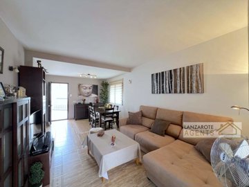 c25b5f99-4eb8-cc35-e082-5bfc49e0846b