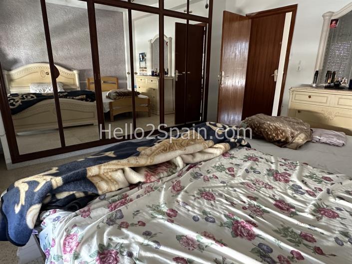 Image No.19-5 Bed Townhouse for sale