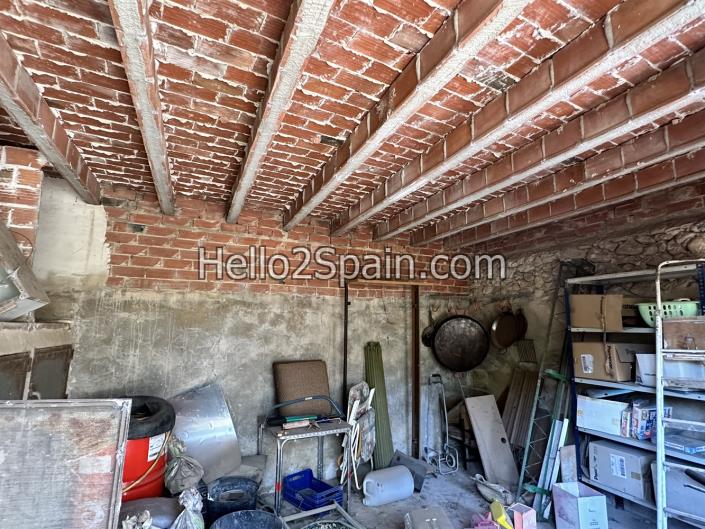 Image No.19-7 Bed Townhouse for sale