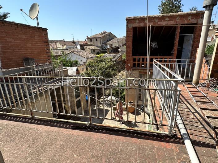 Image No.31-7 Bed Townhouse for sale