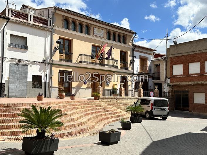 Image No.42-7 Bed Townhouse for sale