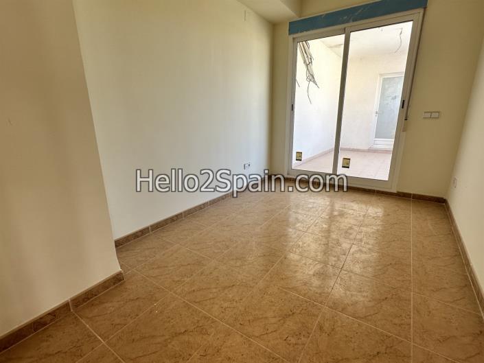 Image No.13-4 Bed Townhouse for sale