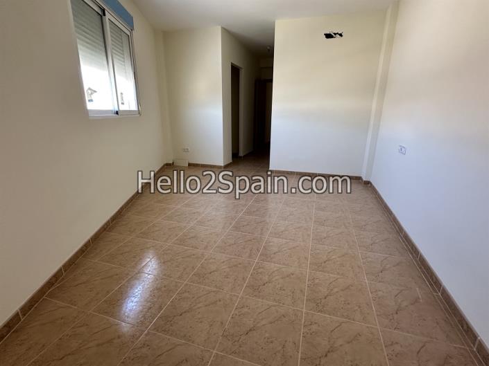 Image No.18-4 Bed Townhouse for sale