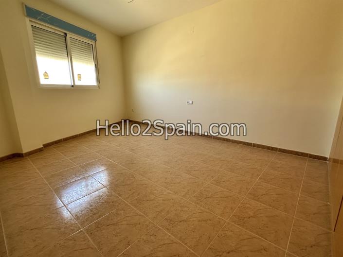 Image No.25-4 Bed Townhouse for sale