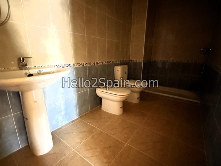 Image No.27-4 Bed Townhouse for sale