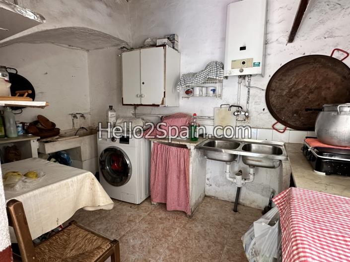 Image No.26-4 Bed Townhouse for sale