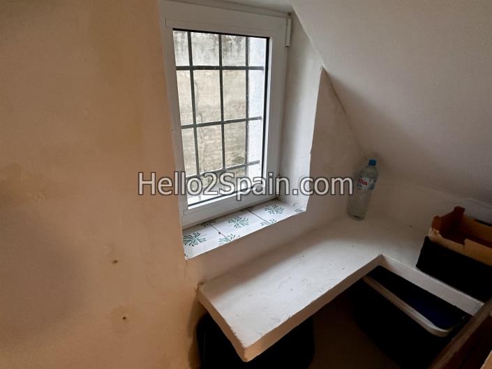 Image No.14-2 Bed Townhouse for sale