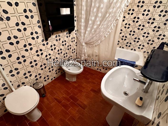 Image No.18-2 Bed Townhouse for sale