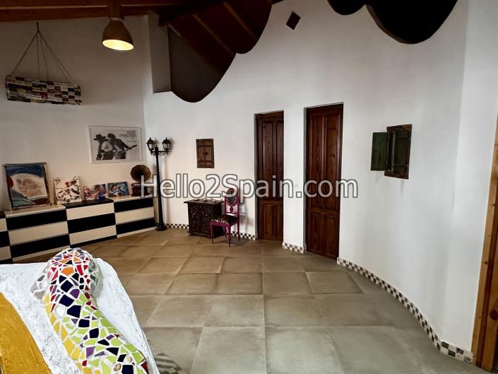 Image No.32-4 Bed Townhouse for sale