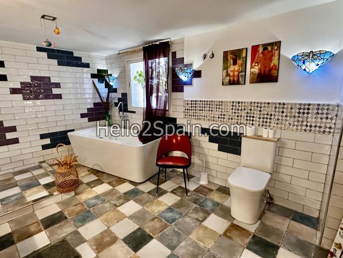 Image No.21-4 Bed Townhouse for sale