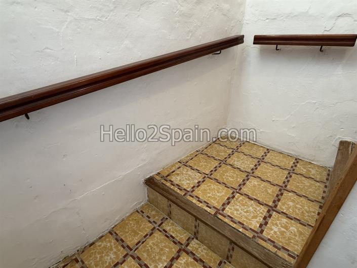 Image No.12-2 Bed Townhouse for sale