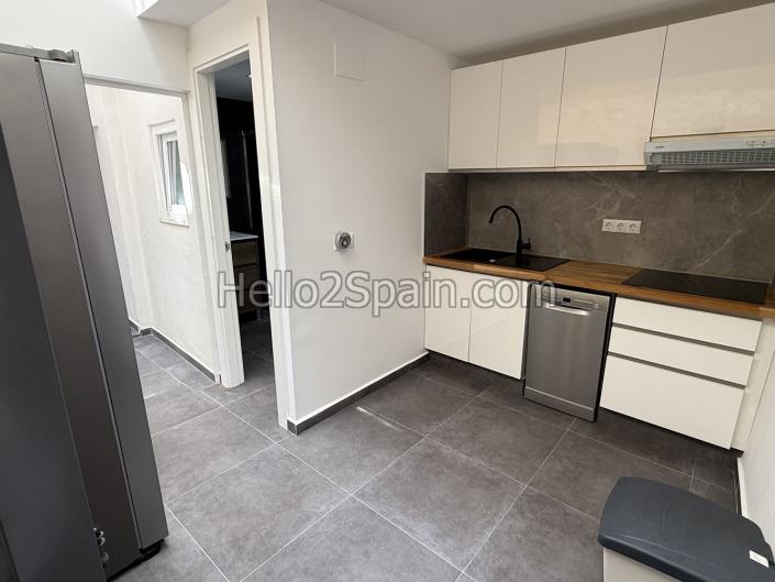 Image No.12-3 Bed Townhouse for sale