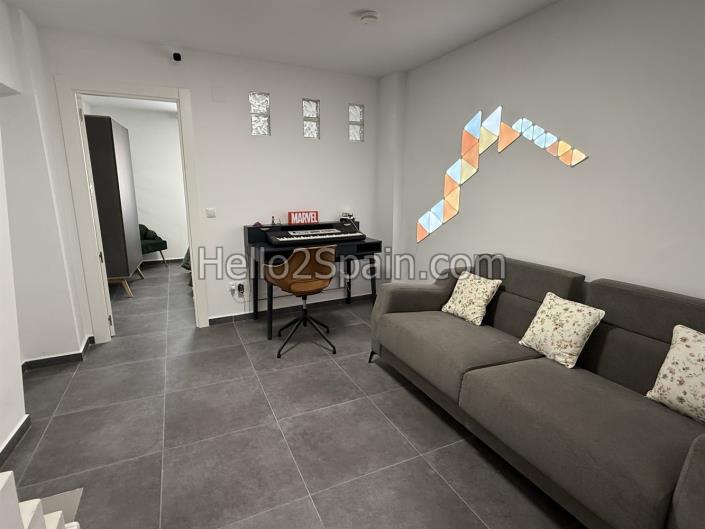 Image No.20-3 Bed Townhouse for sale