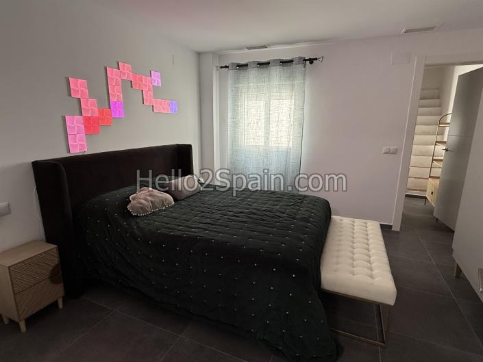 Image No.21-3 Bed Townhouse for sale