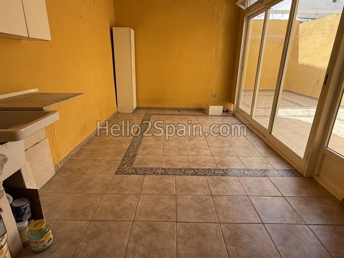 Image No.14-4 Bed Townhouse for sale