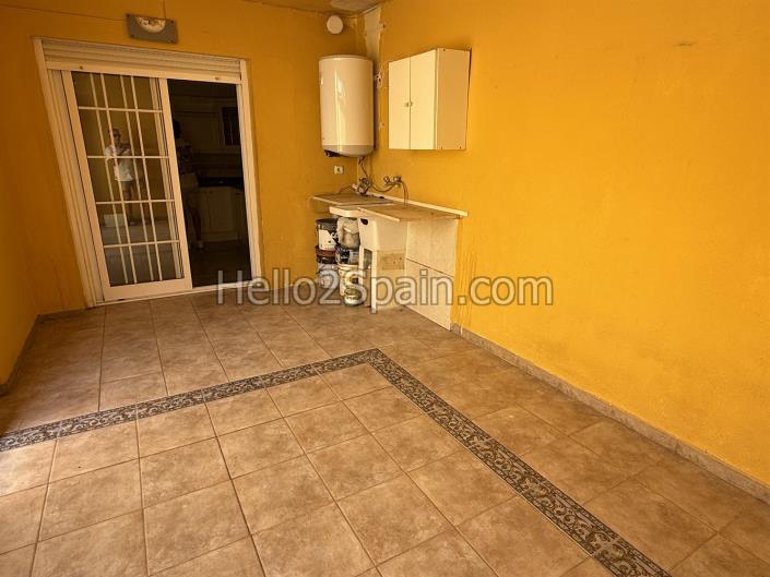 Image No.17-4 Bed Townhouse for sale