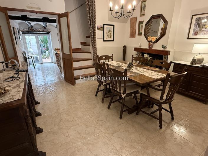 Image No.8-3 Bed Townhouse for sale