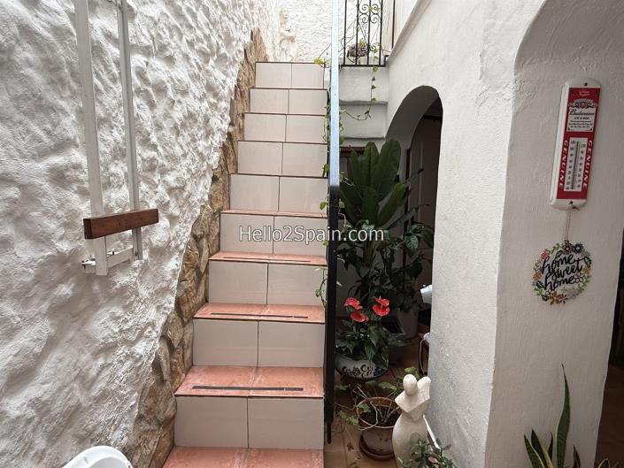 Image No.17-3 Bed Townhouse for sale