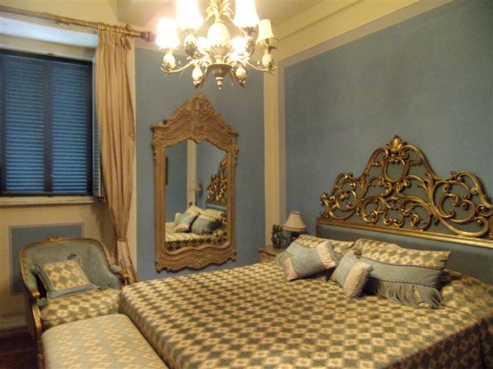 Image No.10-3 Bed Property for sale