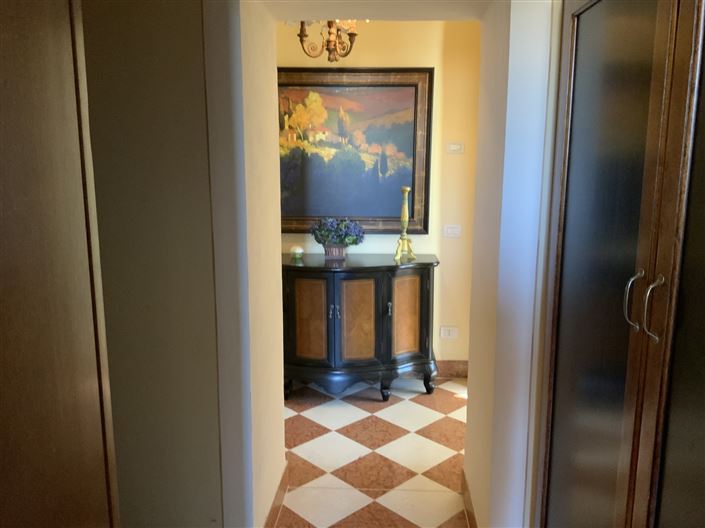 Image No.19-3 Bed Property for sale