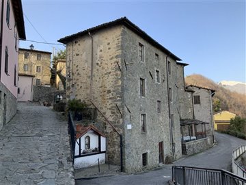 69b508f0-89c0-42c4-9463-12663e2afd9d