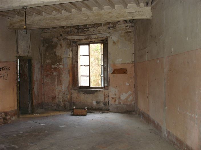 Image No.2-4 Bed Property for sale