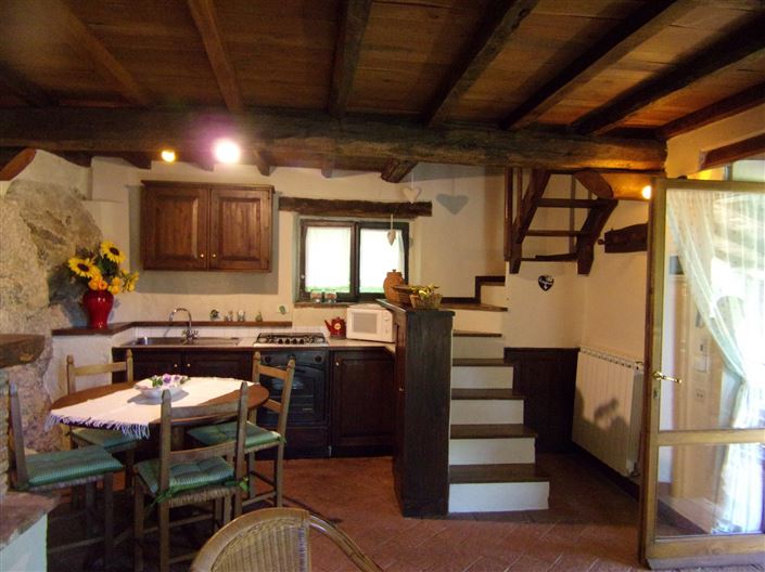 Image No.13-6 Bed Property for sale