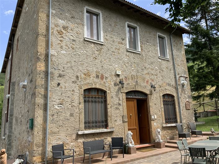 Image No.16-4 Bed Property for sale