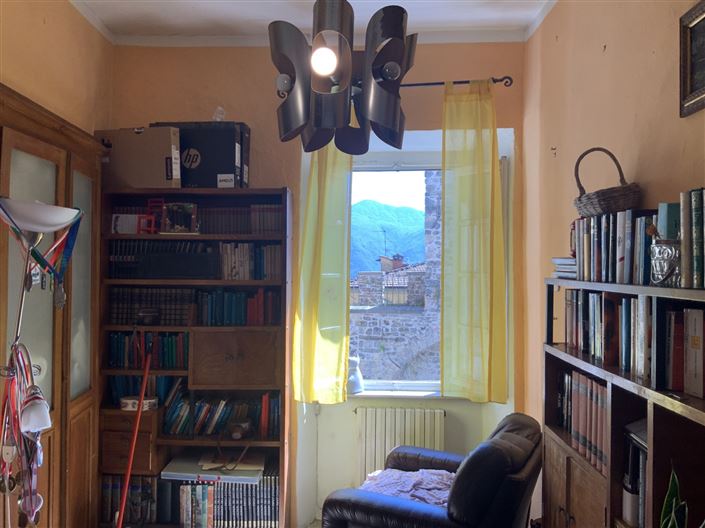 Image No.11-3 Bed Property for sale