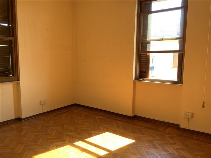 Image No.11-3 Bed Property for sale