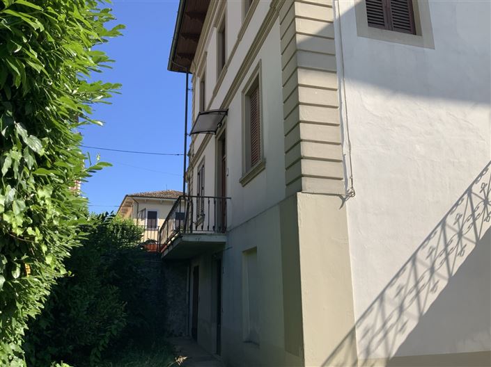 Image No.23-3 Bed Property for sale